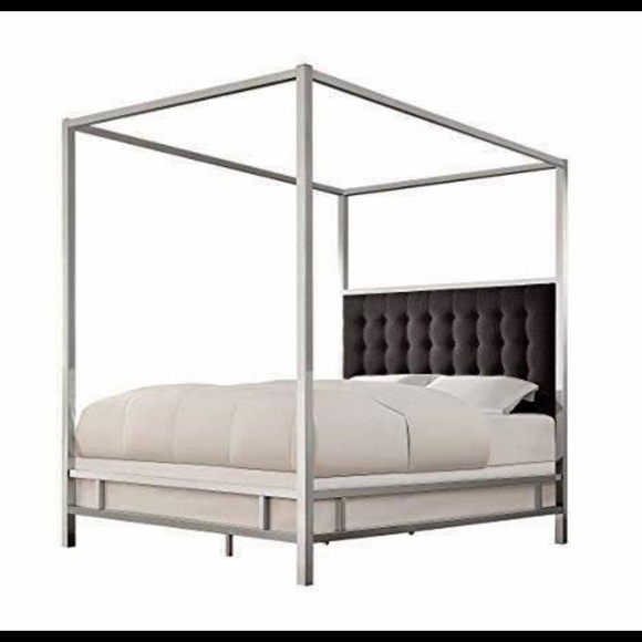 Four poster bed with leather headboard. - Picture 1 of 1